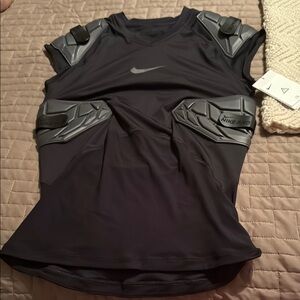 NWT Men’s NikePro Dri-Fit Padded Football Shirt